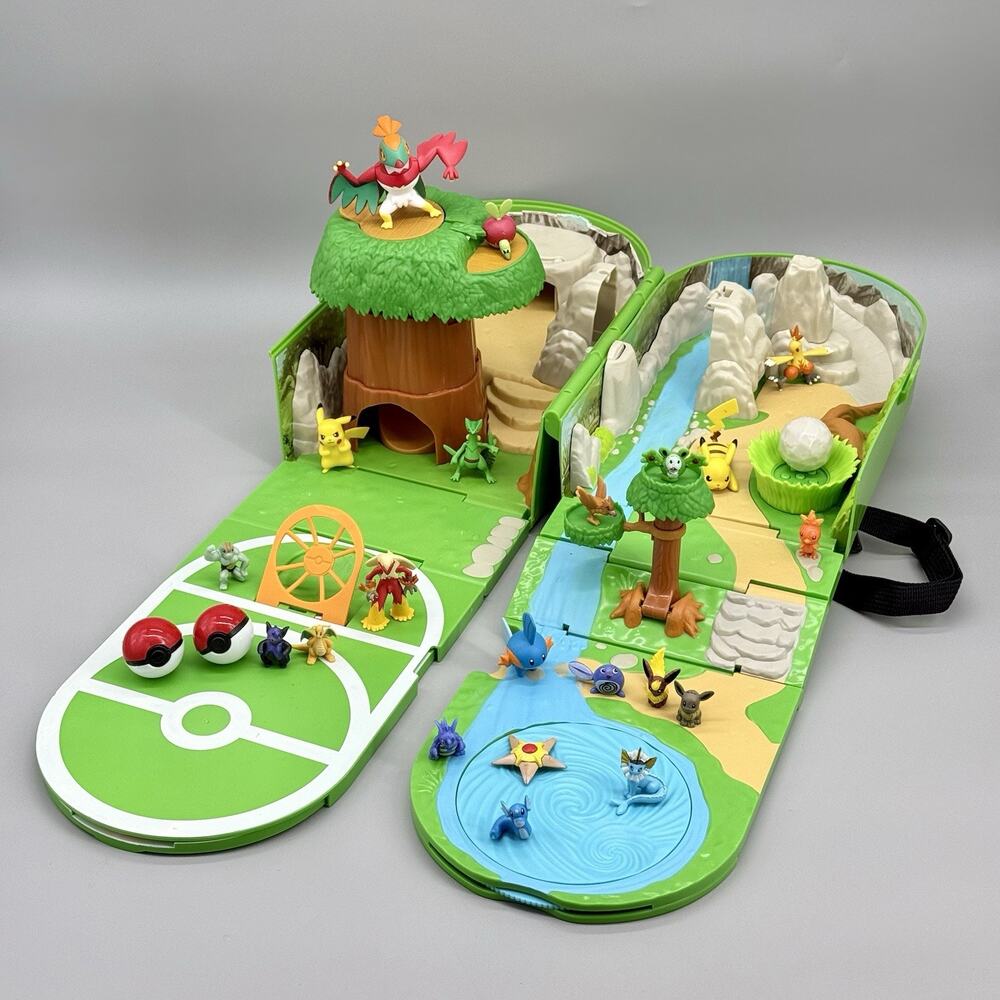 Nintendo Pokémon Backpack Battle Arena Foldout Playset Carry Case + Figures